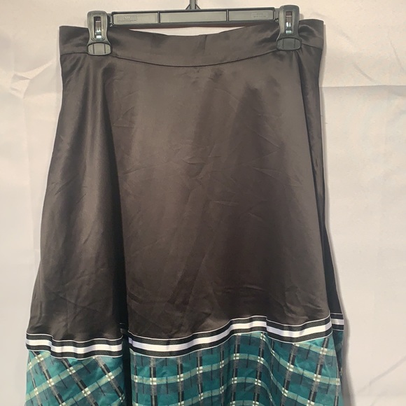 Plaid A-line skirt - Picture 4 of 4